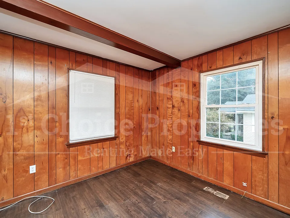 305 Rose Hill Rd