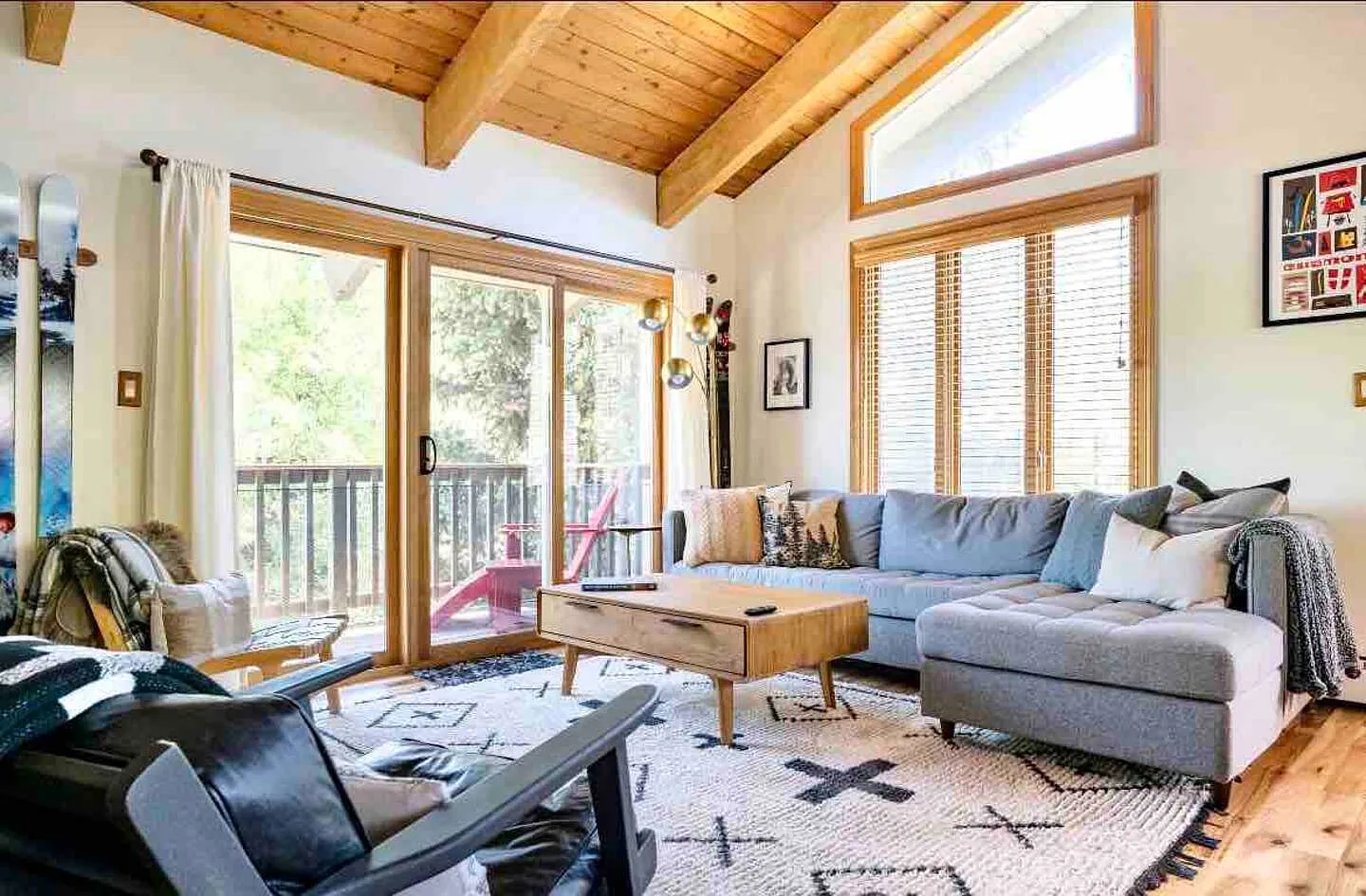 3 bed, 1213 sqft, $5,000 — Photo 1