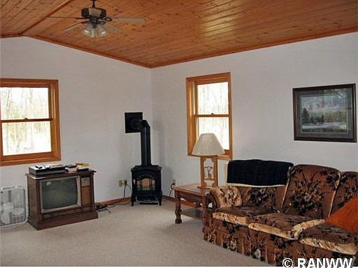 4th image of 7498 Round Lake Dr