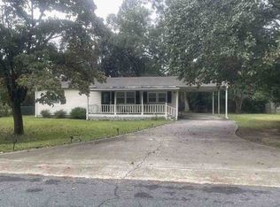 17120 Barnes Dr, Laurinburg, NC 28352