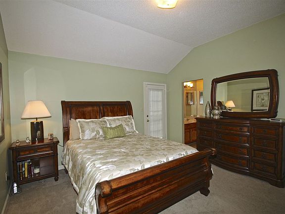 3rd image of 773 Pecan Gardens Cir W