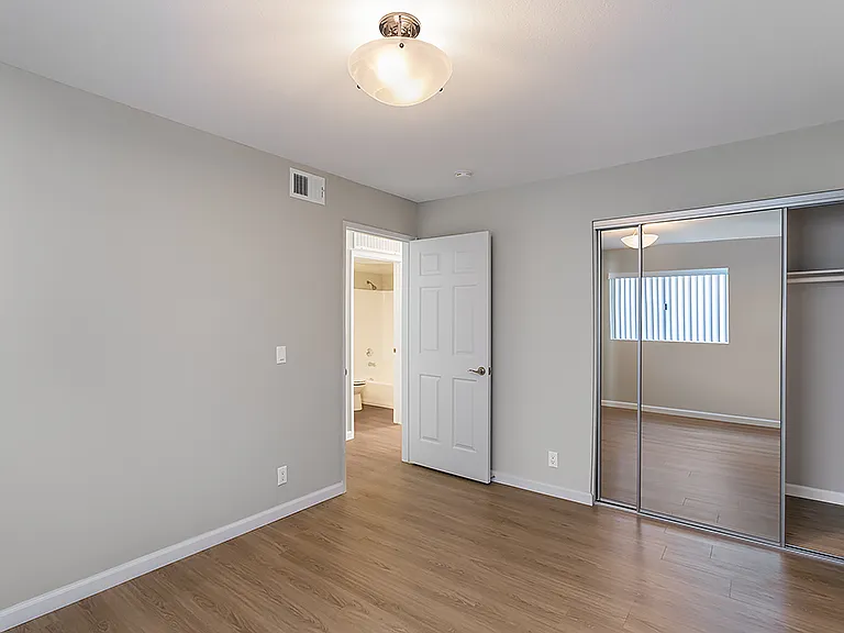 1216 S Corning St — Photo 55