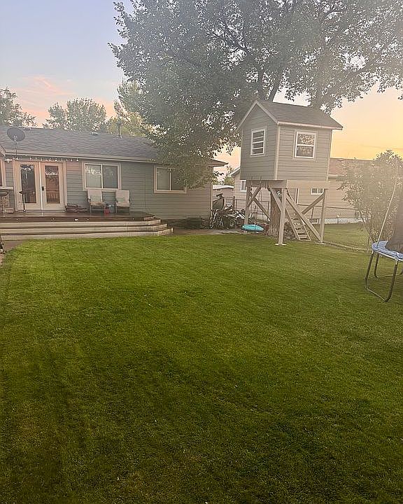 1st image of 18 Angus Dr