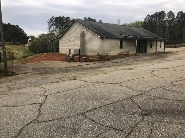 311 Clyde Arnold Rd, Starr, SC 29684