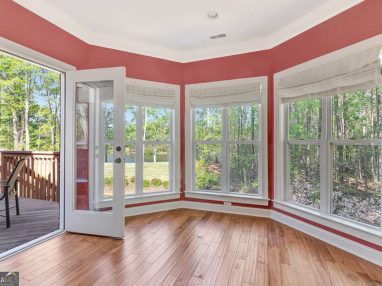 140 Lake Park Ct — Photo 36