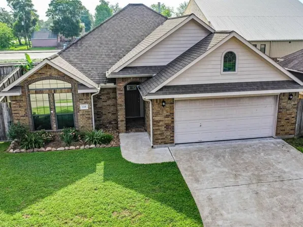 115 Eagle Nest Ct, Richwood, TX 77566