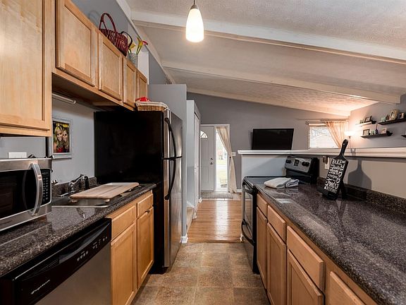 3rd image of 1302 Tallberry Dr