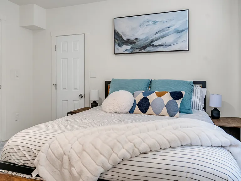 5506 NE Hoyt St — Photo 5