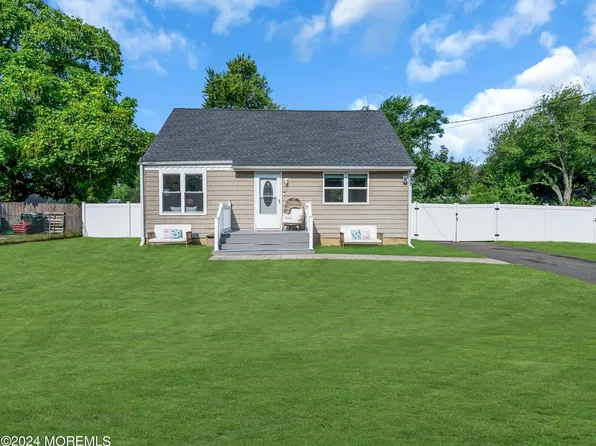 56 Howard Avenue, Tinton Falls, NJ 07724