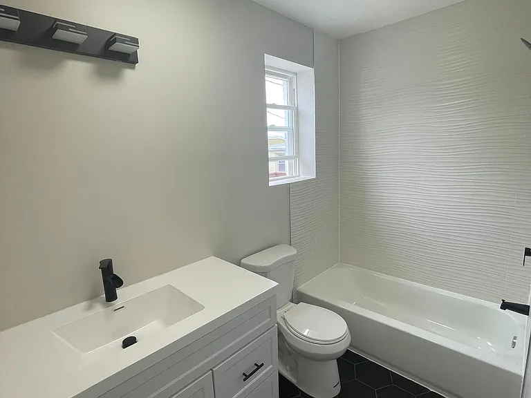 2038 Orleans St — Photo 7