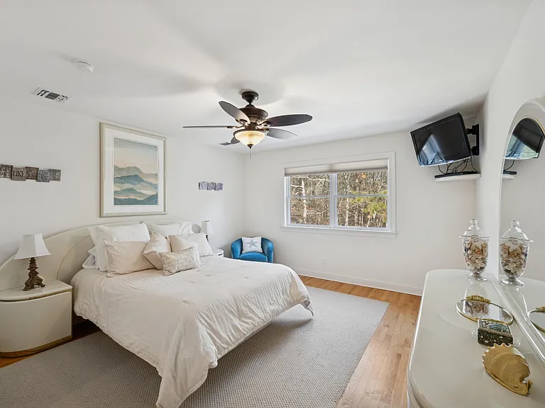 126 Malloy Dr — Photo 37