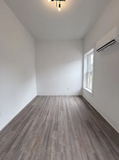 127 Susanna St — Photo 10