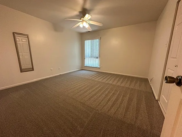 703 Camelback Ct — Photo 11