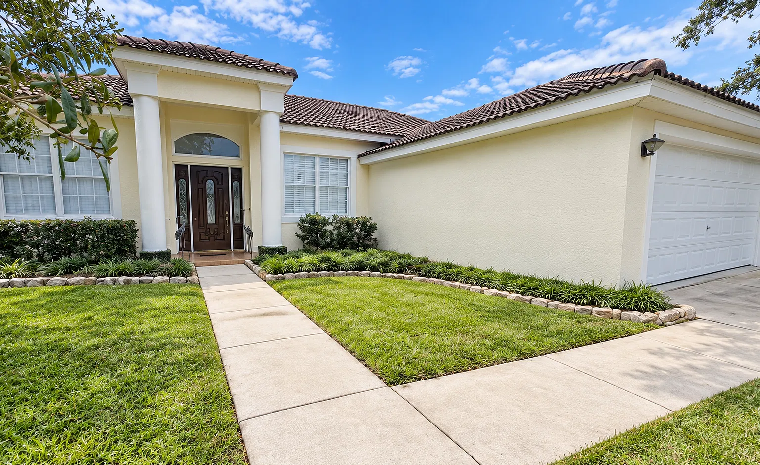 3 bed, 1334 sqft, $2,750 — Photo 2