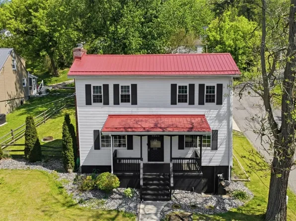300 Magnolia St, Sturgeon, PA 15082