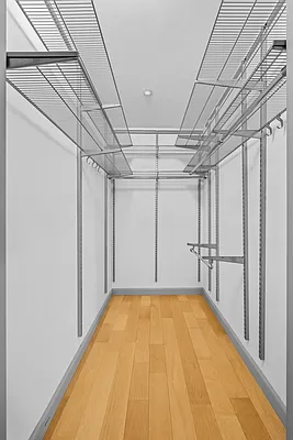 Sold by Poljan Properties Inc. | media 27