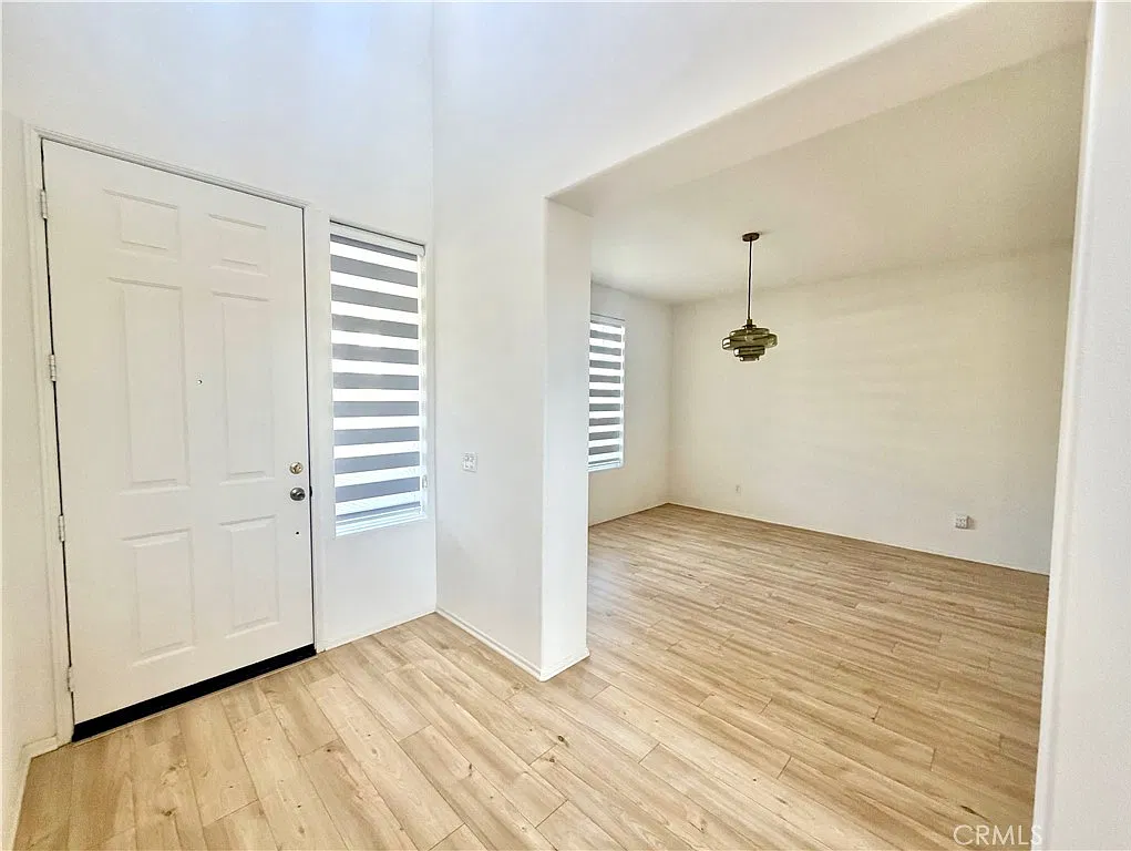 4 bed, 3.5 bath, 2732 sqft, $5,395 — Photo 3