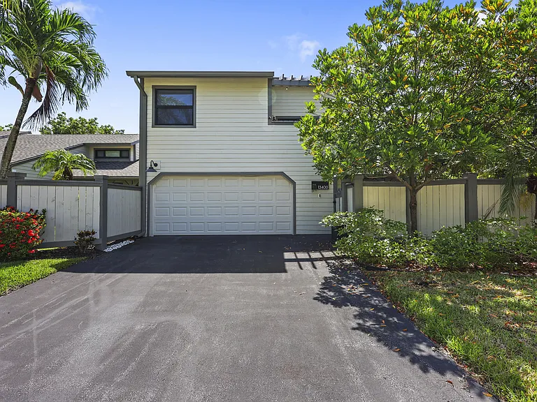 13400 Bedford Mews Ct — Photo 2