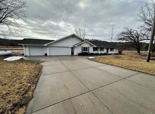9427 Dunlap Hollow Rd, Mazomanie, WI 53560