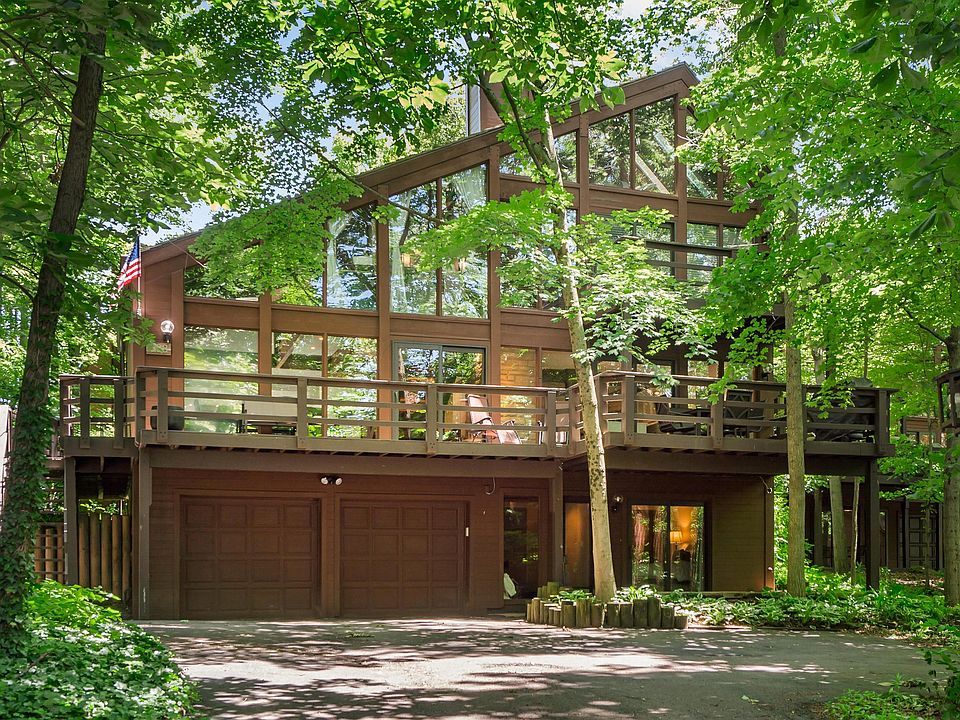 1st image of 388 Hickory Ln