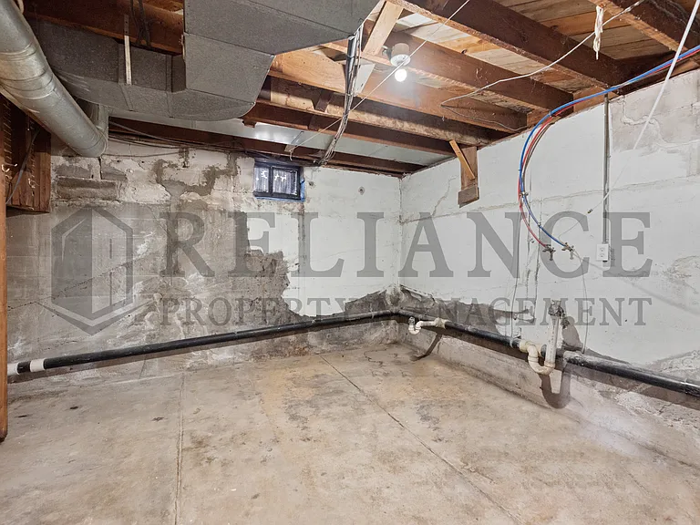 215 N King St — Photo 34