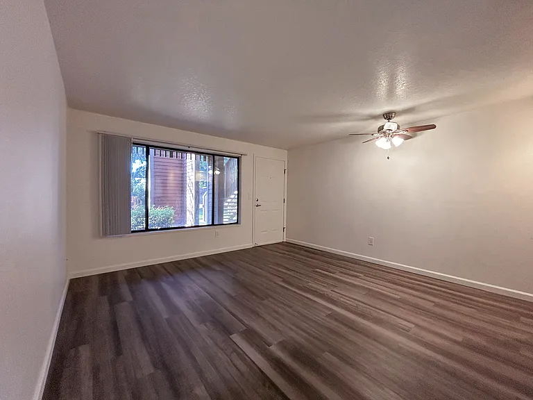 Stone Creek Apartments Beaverton — Photo 14