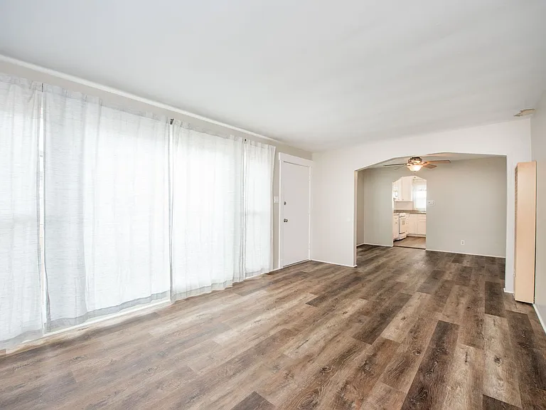 224 Frankfort Ave — Photo 4