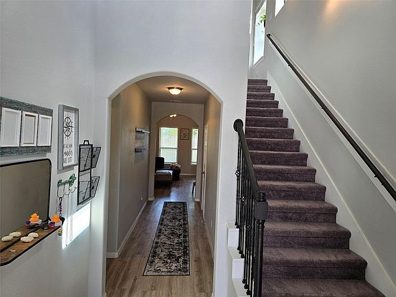 3rd image of 1942 Bending Green Dr