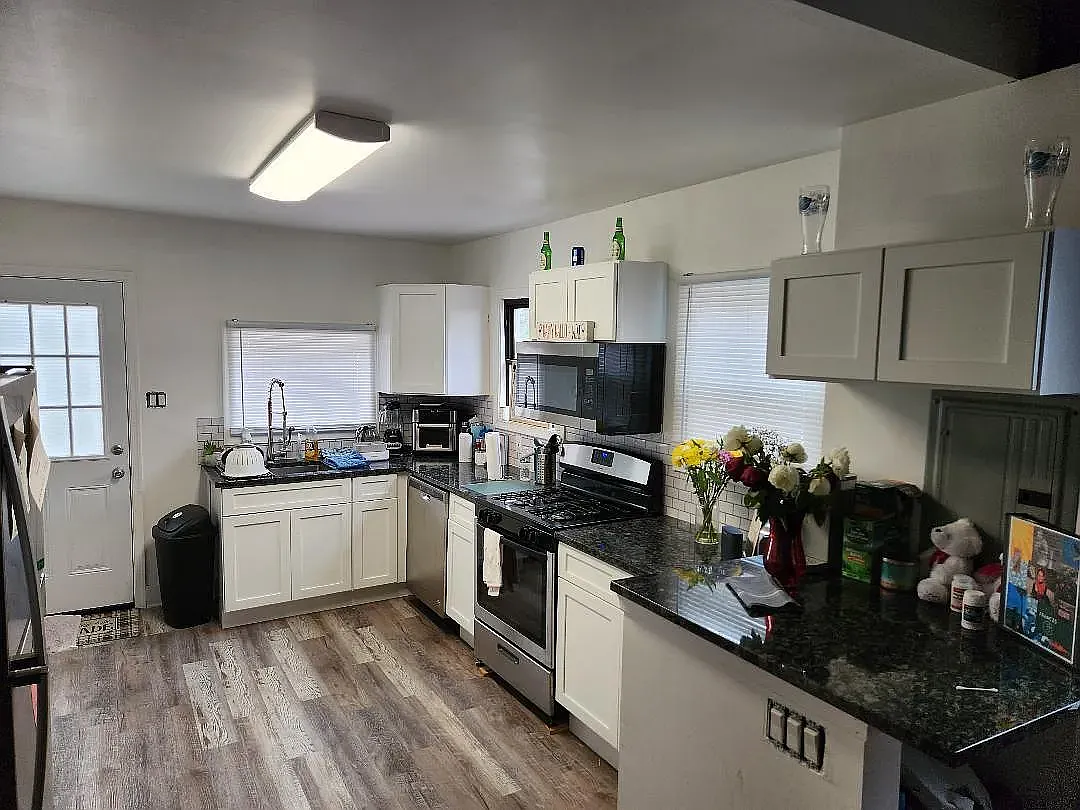 3 bed, 1500 sqft, $2,195 — Photo 3