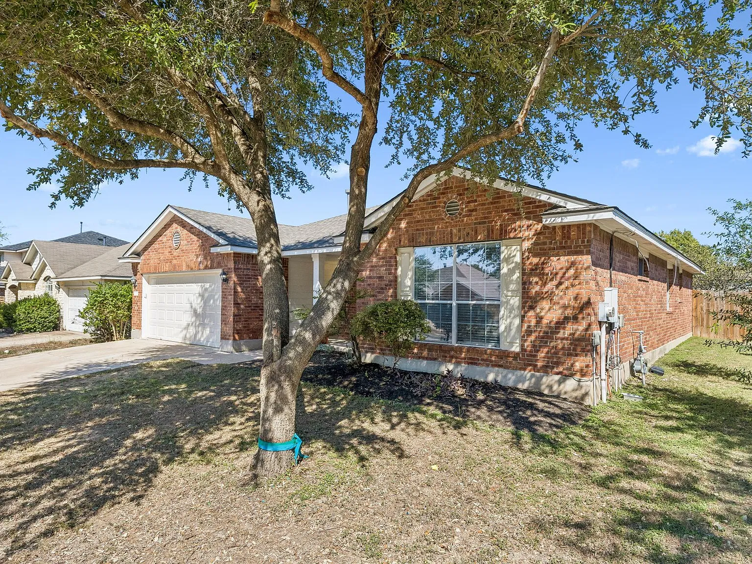 4 bed, 2.0 bath, 1504 sqft, $1,995 — Photo 2