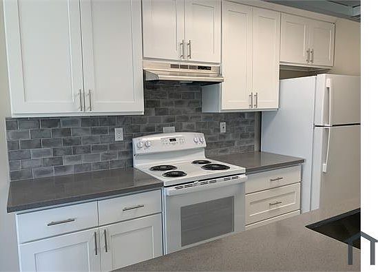 2nd image of 1355 Shawn Dr Unit 3