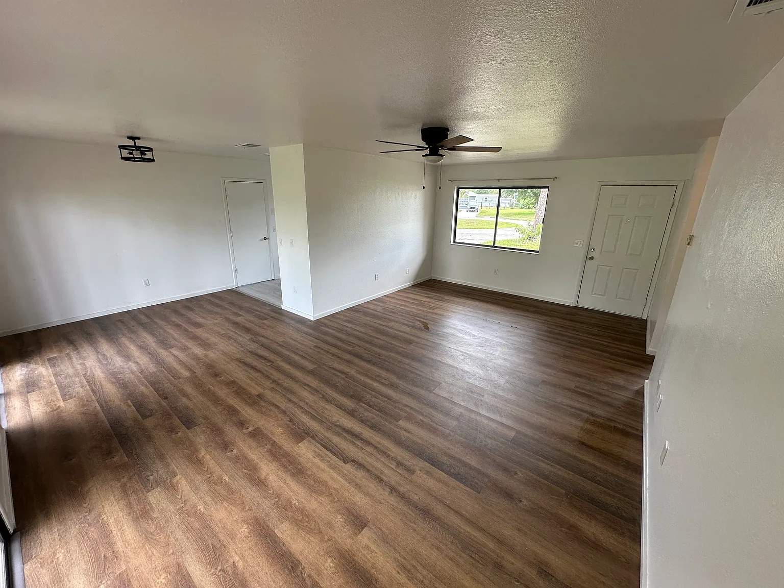 2 bed, 904 sqft, $1,700 — Photo 4