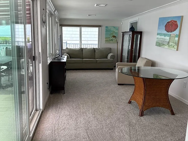 259 Joseph St — Photo 12