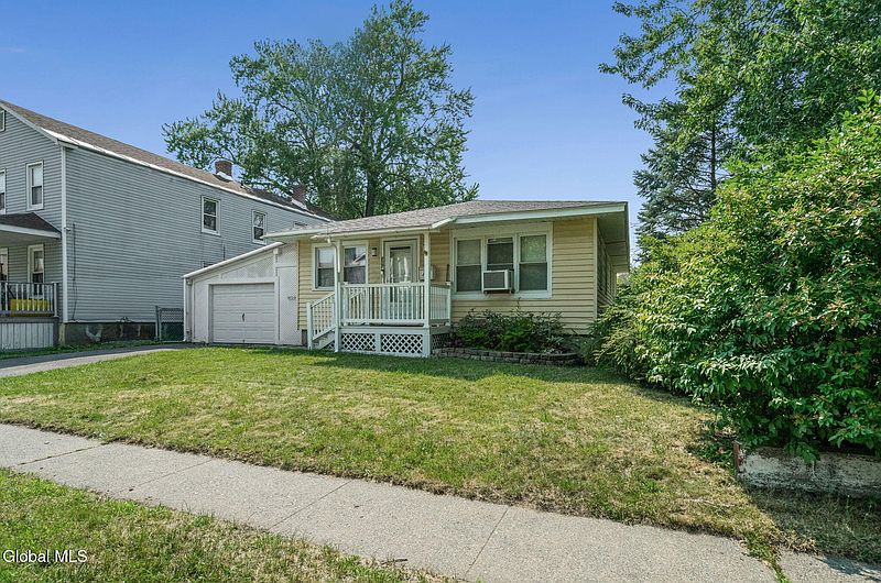 4th image of 717 5th Avenue
