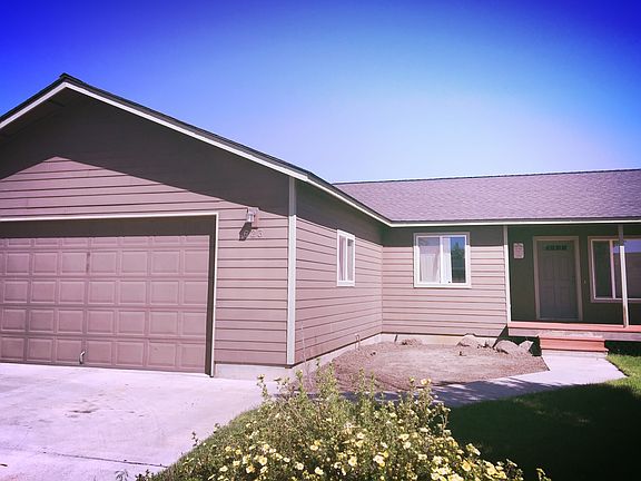 4th image of 623 NE Mariposa Ave
