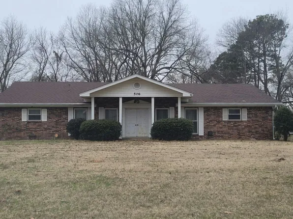506 Green Meadows Dr, Pine Bluff, AR 71601