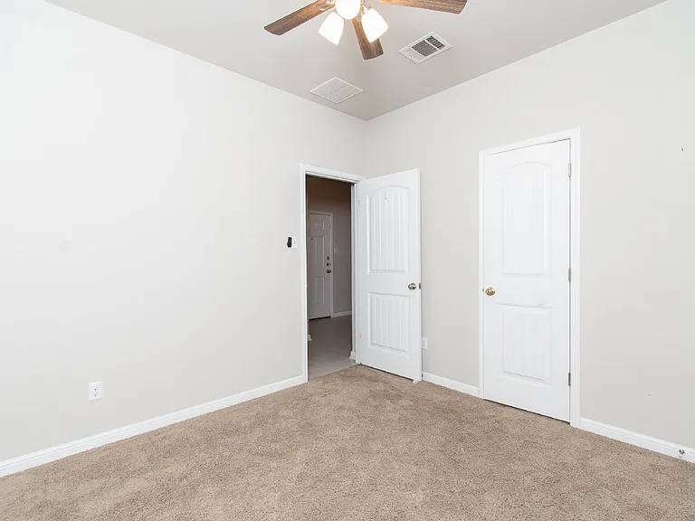 136 Mistflower Ln — Photo 15