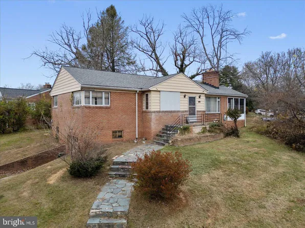 2944 Terrace Dr, Chevy Chase, MD 20815