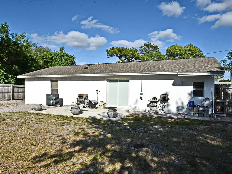 530 Bern Ct — Photo 11