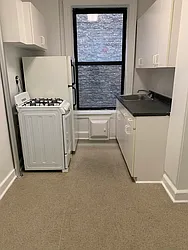 Rented by M.Grossman R.E. Management