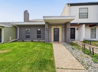 385 Fenwick Dr, Windcrest, TX 78239