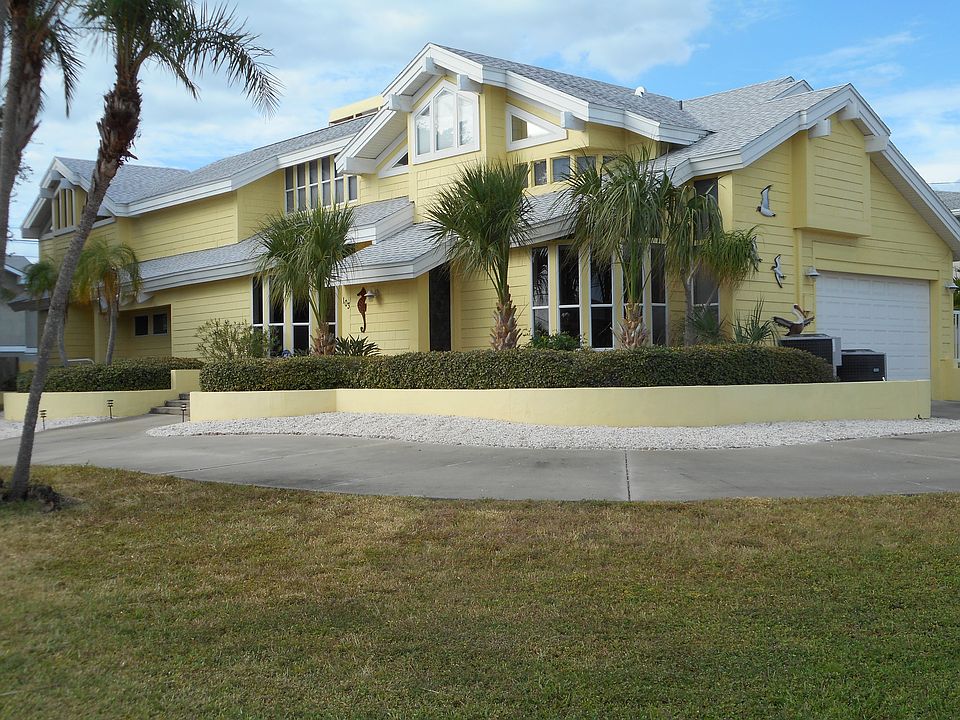 Beautiful, Stately Exterior