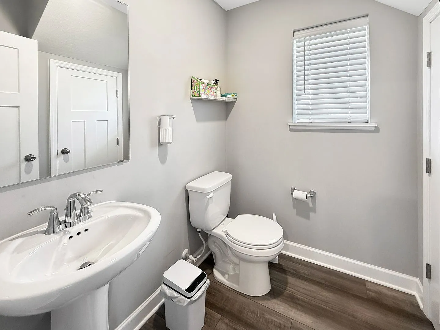 3 bed, 3.0 bath, 2300 sqft, $2,400 — Photo 4