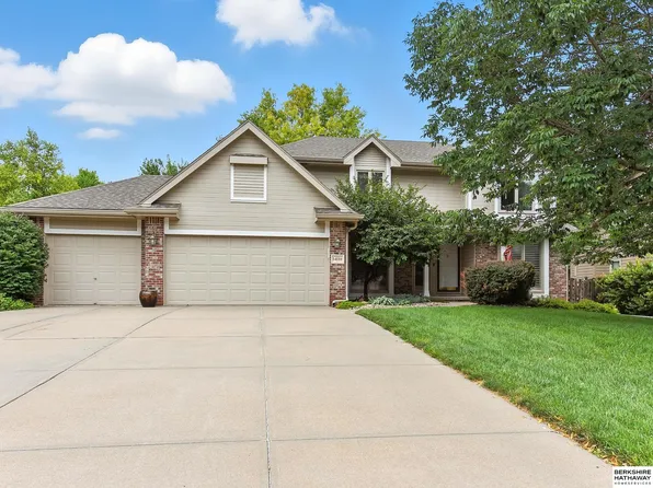 14110 Hillsborough Dr, Omaha, NE 68164