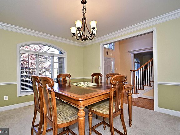 5th image of 222 River Crest Dr