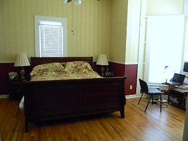 4th image of 401 Family Cir