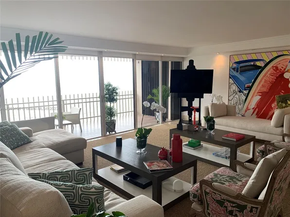 2 Grove Isle Dr #B1507, Miami, FL 33133