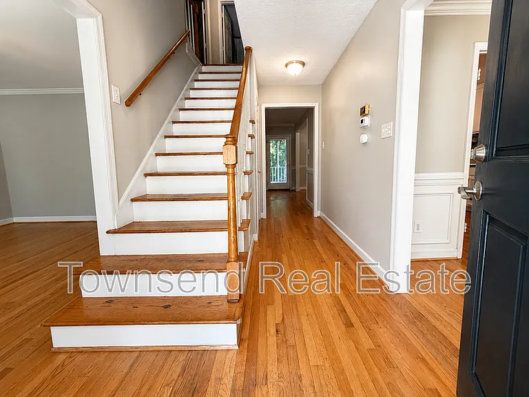 2937 Delaware Dr — Photo 9