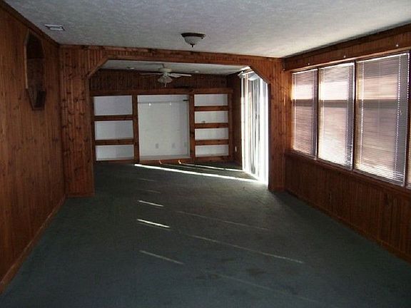 3rd image of 9272 SE 156th St