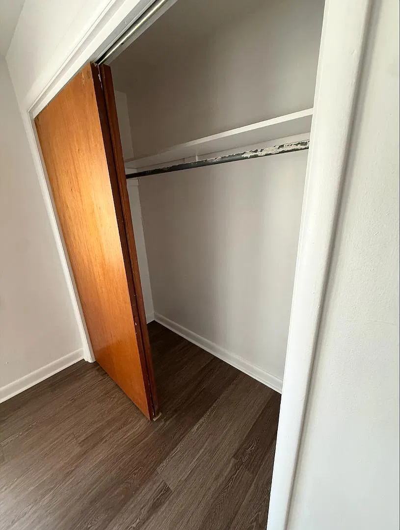 917 Windy Ct. - Apt. B — Photo 4